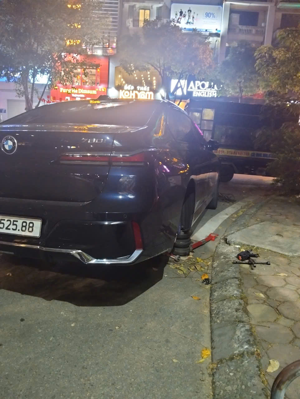 Cứu hộ lốp ô tô Mỹ Đình – Dịch vụ vá lốp xe ô tô 24h- 098.168.5356