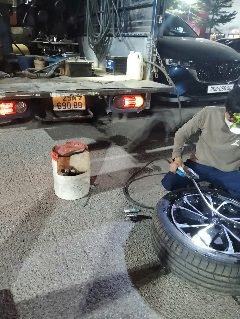 Vá lốp ô tô Hà Đông